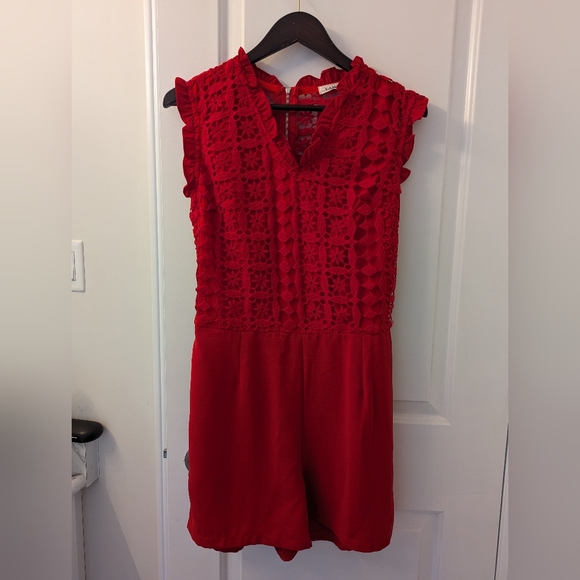 Red romper with shorts. Size L. - Picture 2 of 3